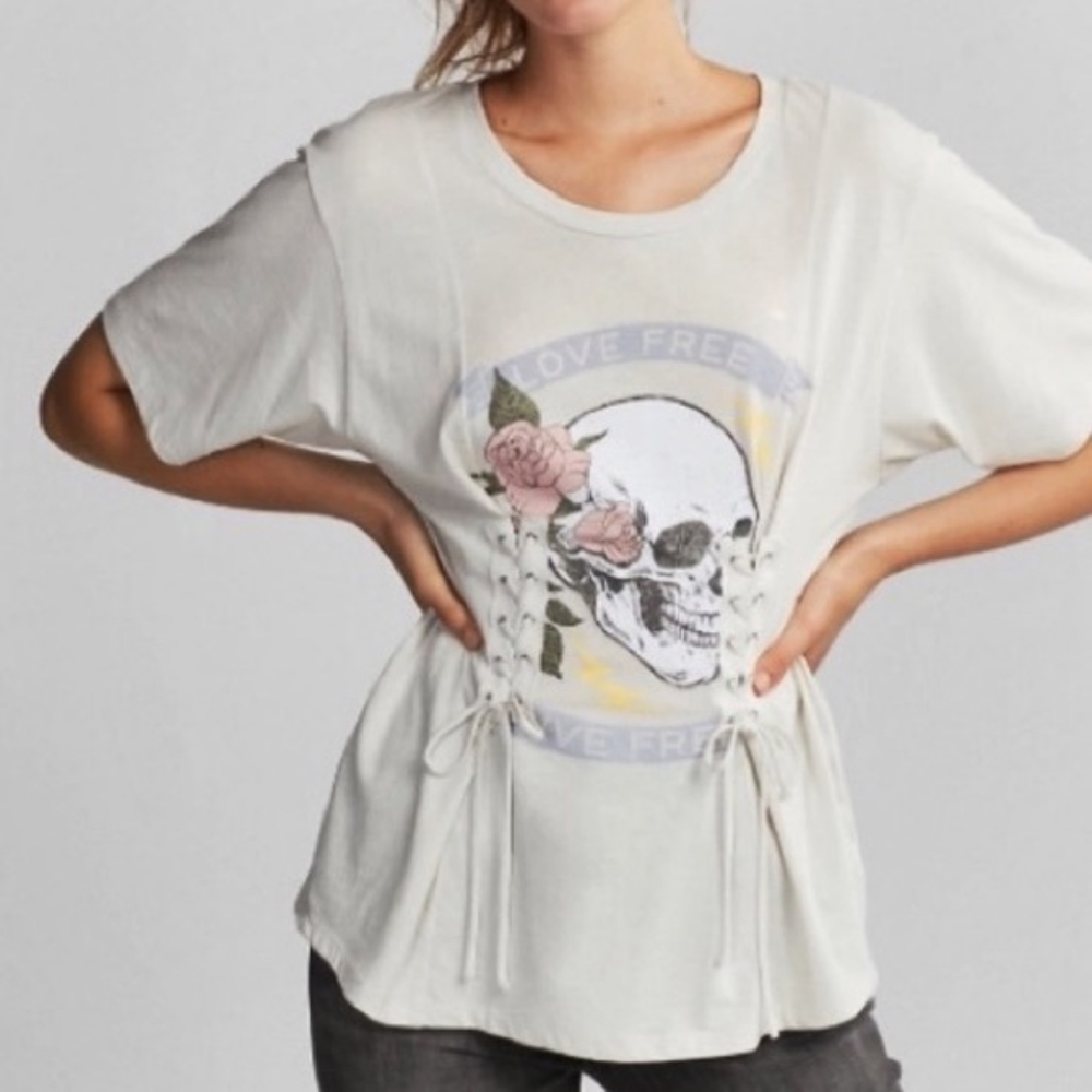 Express Skull T-shirt NWT